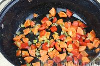 Фото приготовления рецепта: Томатный суп с болгарским перцем и фрикадельками из нута и моркови - шаг №9