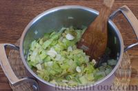 Фото приготовления рецепта: Картофельный крем-суп с луком-пореем - шаг №6