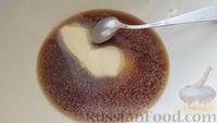 Фото приготовления рецепта: Постные кофейные кексы с черносливом - шаг №3