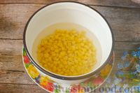 Фото приготовления рецепта: Молочный суп с фасолью, кукурузой и обжаренным луком - шаг №4