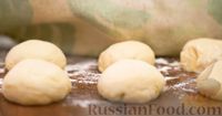 Фото приготовления рецепта: Лепёшки-кармашки из картофельного дрожжевого теста (в духовке) - шаг №4