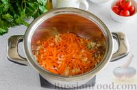 Фото приготовления рецепта: Суп с лапшой и помидорами - шаг №2