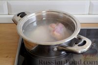Фото приготовления рецепта: Куриный суп с лапшой и шампиньонами - шаг №2