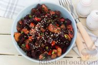 Фото приготовления рецепта: Салат с жареными шампиньонами, свёклой и морковью - шаг №12