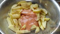 Фото приготовления рецепта: Картофель, запечённый в пикантном соусе - шаг №6