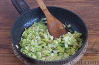 Фото приготовления рецепта: Салат с картофелем, шампиньонами, морковью и черемшой - шаг №9