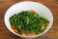 Фото приготовления рецепта: Салат с картофелем, шампиньонами, морковью и черемшой - шаг №12