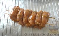Фото приготовления рецепта: Шашлык из куриных бёдрышек в маринаде из ряженки (в духовке) - шаг №8