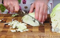 Фото приготовления рецепта: Постные капустные котлеты с манной крупой - шаг №1