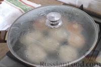 Фото приготовления рецепта: Манты из дрожжевого теста, с куриным фаршем (на сковороде) - шаг №22
