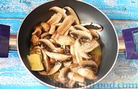 Фото приготовления рецепта: Сливочный суп с куриными кнелями, брокколи и шампиньонами - шаг №3