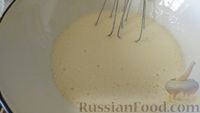 Фото приготовления рецепта: Пасхальный кекс в микроволновке - шаг №4
