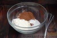 Фото приготовления рецепта: Шоколадные панкейки на молоке - шаг №4