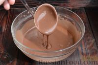 Фото приготовления рецепта: Шоколадные панкейки на молоке - шаг №8