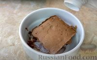 Фото приготовления рецепта: Пончики с шоколадной глазурью (из дрожжевого теста) - шаг №11