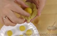 Фото приготовления рецепта: Мясные зразы-"яйца" с картофельным пюре и сыром (в духовке) - шаг №8