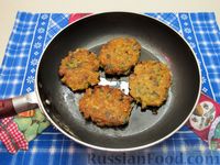 Фото приготовления рецепта: Котлеты из грибов, овсянки и картофеля - шаг №16