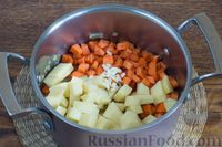Фото приготовления рецепта: Чечевичный суп-пюре с томатной пастой - шаг №3