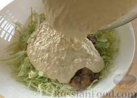 Фото приготовления рецепта: Капустный заливной пирог с овсянкой, грибами и сыром - шаг №15