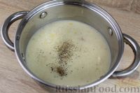 Фото приготовления рецепта: Картофельный суп-пюре с кукурузой, крекерами и молоком - шаг №10
