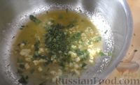 Фото приготовления рецепта: Дрожжевые лепёшки на сметане, с чесночным маслом - шаг №6