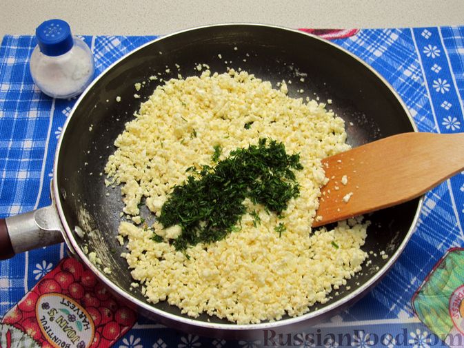 Творог с яйцом на сковороде — рецепт с фото пошагово