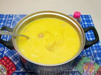 Фото приготовления рецепта: Сырный суп с фрикадельками из крабовых палочек - шаг №17