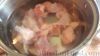 Фото приготовления рецепта: Рассольник с курицей, овощами, консервированной фасолью и кукурузой - шаг №3
