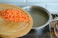 Фото приготовления рецепта: Суп с индейкой, макаронами и консервированным горошком - шаг №6