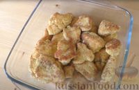 Фото приготовления рецепта: Куриные наггетсы в хлебной панировке - шаг №10