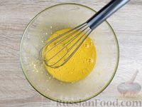 Фото приготовления рецепта: Яичный рулет со шпинатом и сыром (в духовке) - шаг №4