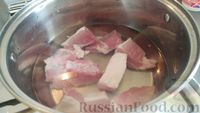 Фото приготовления рецепта: Кислые щи с говядиной и беконом (в духовке) - шаг №2