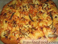 Фото к рецепту: Фокачча с картофелем и домашними колбасками