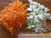 Фото приготовления рецепта: Суп с цветной капустой (брокколи) и вермишелью - шаг №6