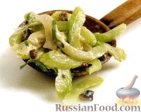 Фото к рецепту: Салат из сельдерея и фенхеля