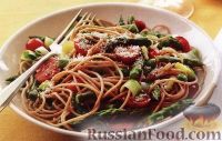 Фото к рецепту: Спагетти с помидорами, горошком, луком и спаржей