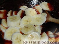 Фото приготовления рецепта: Клубнично-банановое варенье - шаг №8