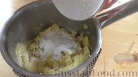 Фото приготовления рецепта: Картофельные клёцки со сливочным маслом и зеленью - шаг №5