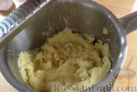 Фото приготовления рецепта: Картофельные клёцки со сливочным маслом и зеленью - шаг №3
