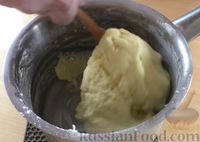 Фото приготовления рецепта: Картофельные клёцки со сливочным маслом и зеленью - шаг №6