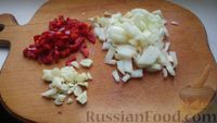 Фото приготовления рецепта: Чечевичный суп-пюре с помидорами, сельдереем и копчёным беконом - шаг №6