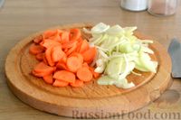 Фото приготовления рецепта: Индейка, тушенная с картошкой, морковью и луком - шаг №5