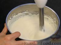 Фото приготовления рецепта: Дрожжевые пирожки с картошкой и грибами (в духовке) - шаг №8