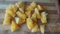 Фото приготовления рецепта: Апельсиновый пирог с кукурузной мукой, кориандром и глазурью - шаг №4