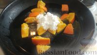 Фото приготовления рецепта: Апельсиновый пирог с кукурузной мукой, кориандром и глазурью - шаг №5