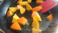 Фото приготовления рецепта: Апельсиновый пирог с кукурузной мукой, кориандром и глазурью - шаг №6
