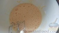Фото приготовления рецепта: Апельсиновый пирог с кукурузной мукой, кориандром и глазурью - шаг №12
