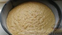 Фото приготовления рецепта: Апельсиновый пирог с кукурузной мукой, кориандром и глазурью - шаг №18