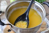 Фото приготовления рецепта: Густой гороховый суп со свининой и яблоком - шаг №3