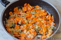 Фото приготовления рецепта: Курица, тушенная со стручковой фасолью, сладким перцем и морковью - шаг №6